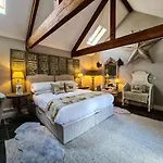 Grantham Arms Hotel