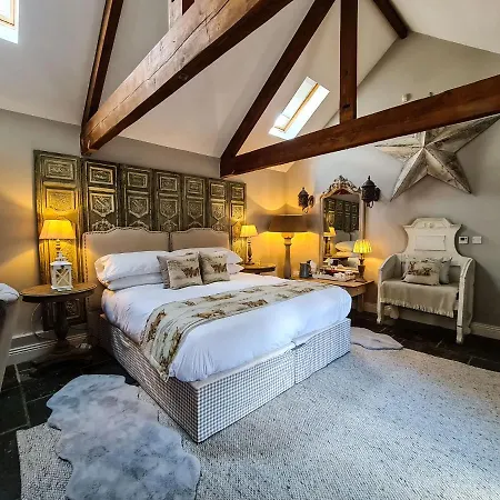 Grantham Arms Hotel