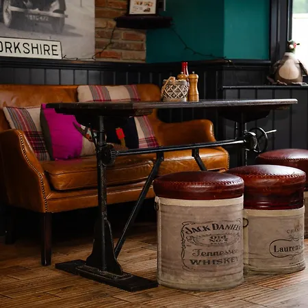 Grantham Arms 4* بوروبريدج