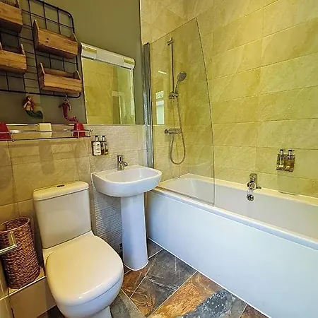Grantham Arms Hotel 4*