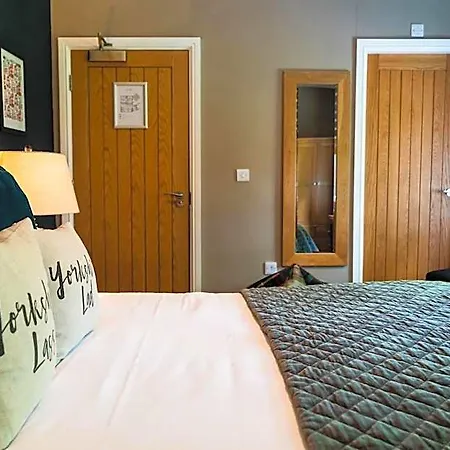Hotel Grantham Arms 4*