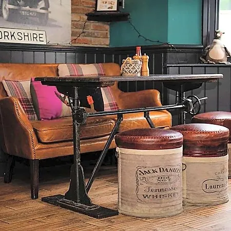 Grantham Arms 4* بوروبريدج