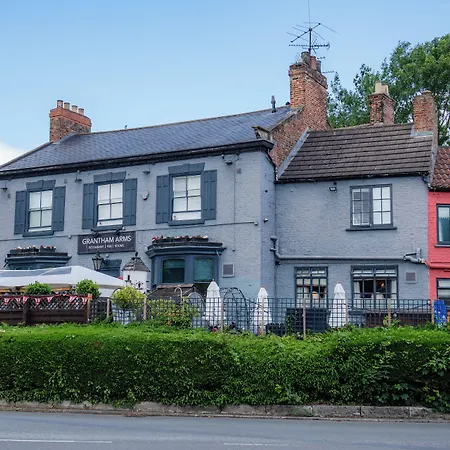 Grantham Arms 4* بوروبريدج